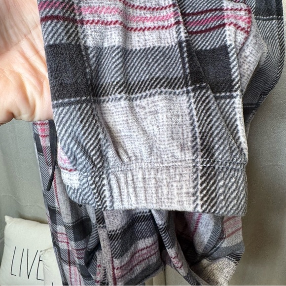 Secret Treasures Gray and Pink Pajama Pants Intimates Size Small - Medium - Picture 4 of 9